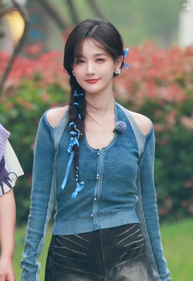 杨幂上头了!丝带编发果然人传人