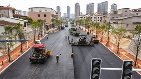 石狮:九二东路(濠江路—回兴路)铺上面层沥青