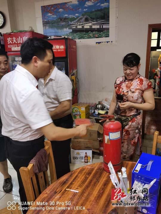 胡书伟夜访安全生产工作