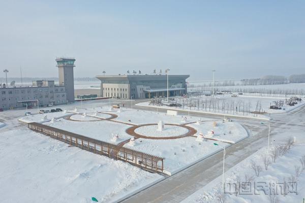 十二生肖迎冬奥 建三江机场"网红打卡"新亮点