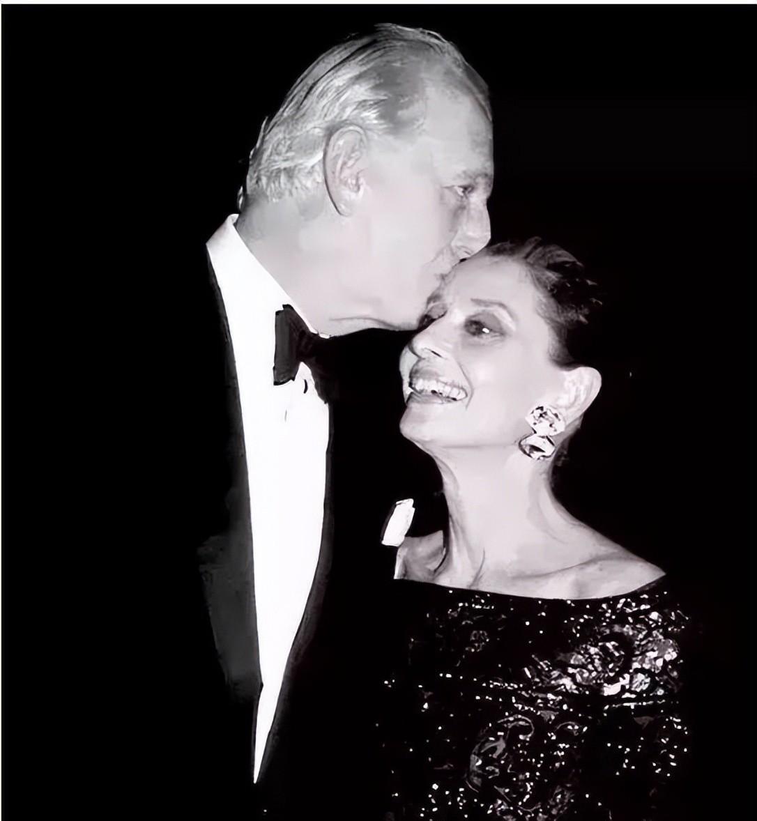 纪梵希:3次为赫本披上婚纱,终生未娶,赫本逝世后亲自为她抬棺