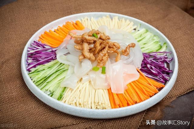 色香味俱全的东北大拉皮,过年过节东北乡村的最地道的做法和吃法