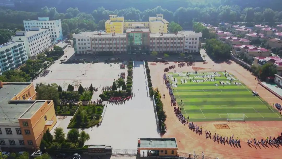 临洮县明德初级中学学练结合打造篮球特色校园