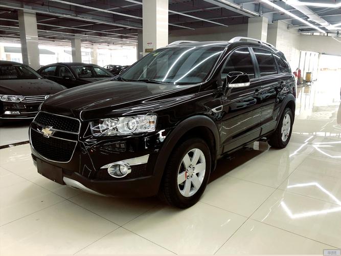 雪佛兰旗下的中型suv captiva提供了七座2