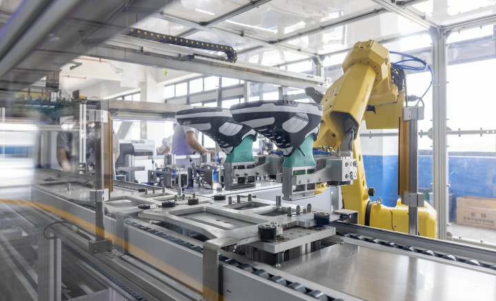 温岭:鞋业智能工厂 提效降耗受青睐