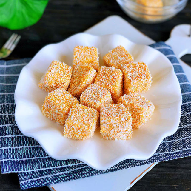 奶香南瓜糕,甜甜糯糯的,入口即化