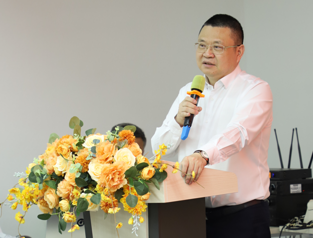 易事特创始人何思模教授出席东莞市安庆商会首次会长办公会议并讲话