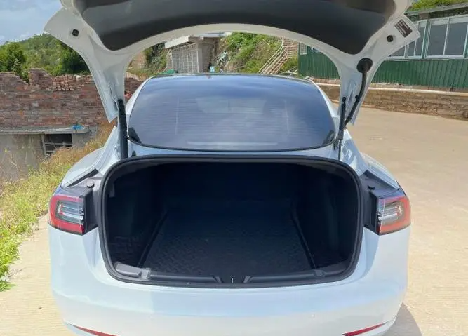 model3后备箱有电源吗?