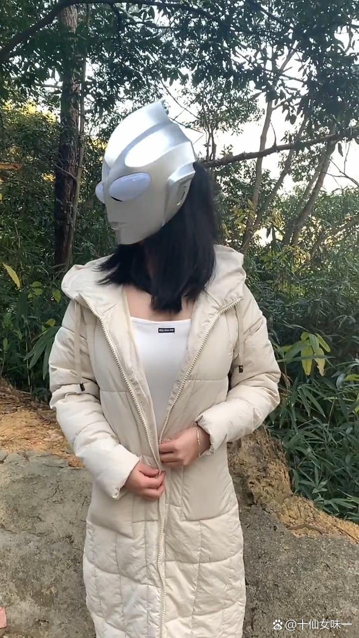 劈了腿的,超人迪加
