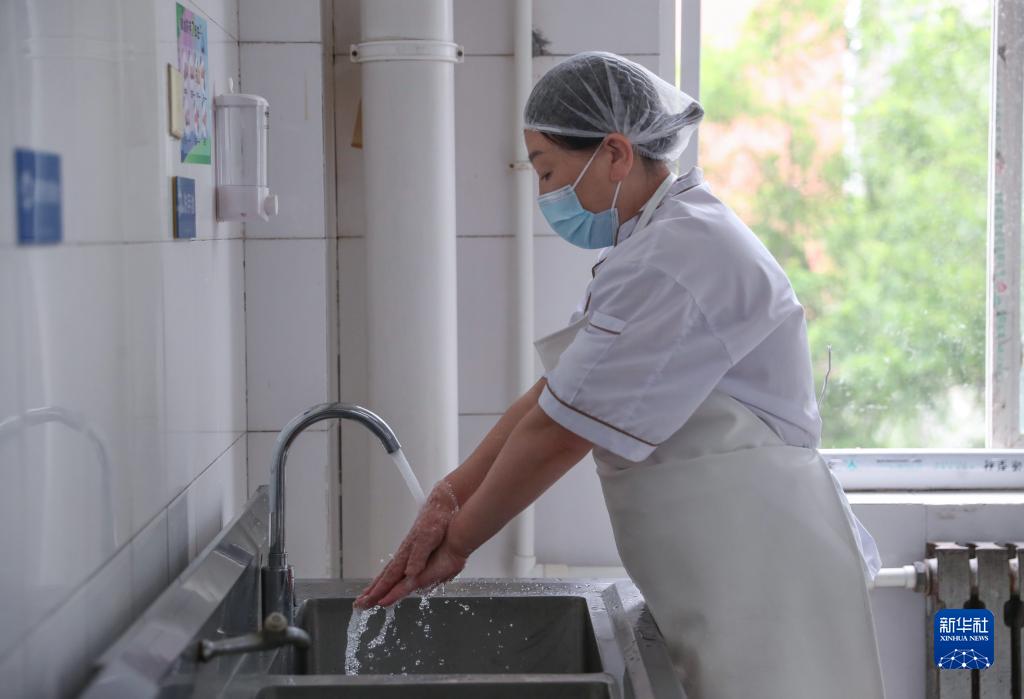 沈阳多措并举保障师生"舌尖上的安全"