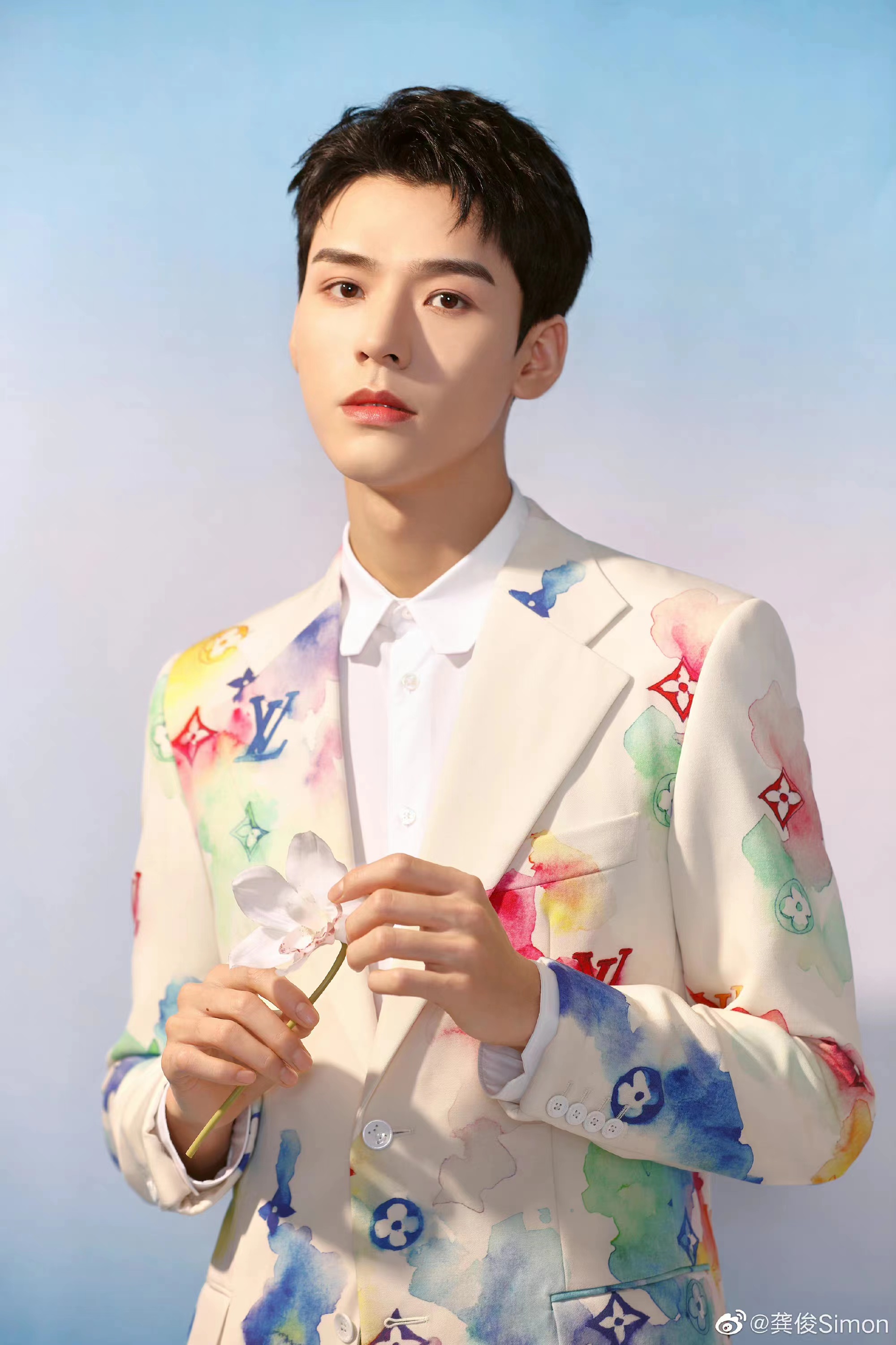 像一只蝴蝶飞进我心底——记2021龚俊时尚芭莎年度派对