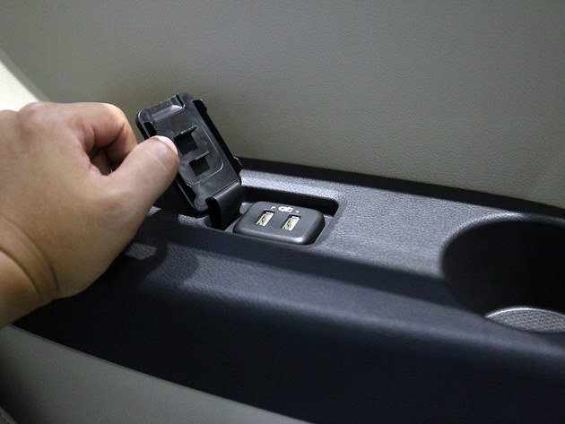 别克gl8的usb口在哪里