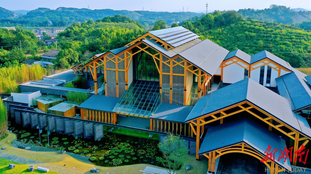 穿越百年经典,触摸时代巨变《文学里的村庄》震撼来袭!