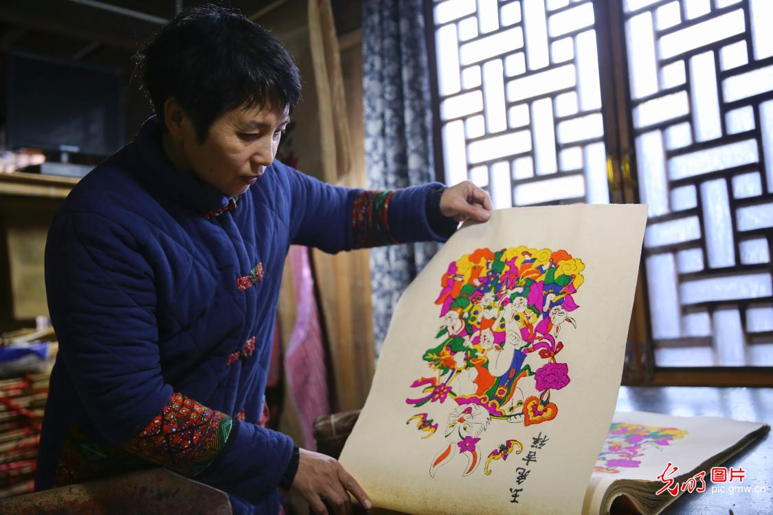 印制木版年画迎新春