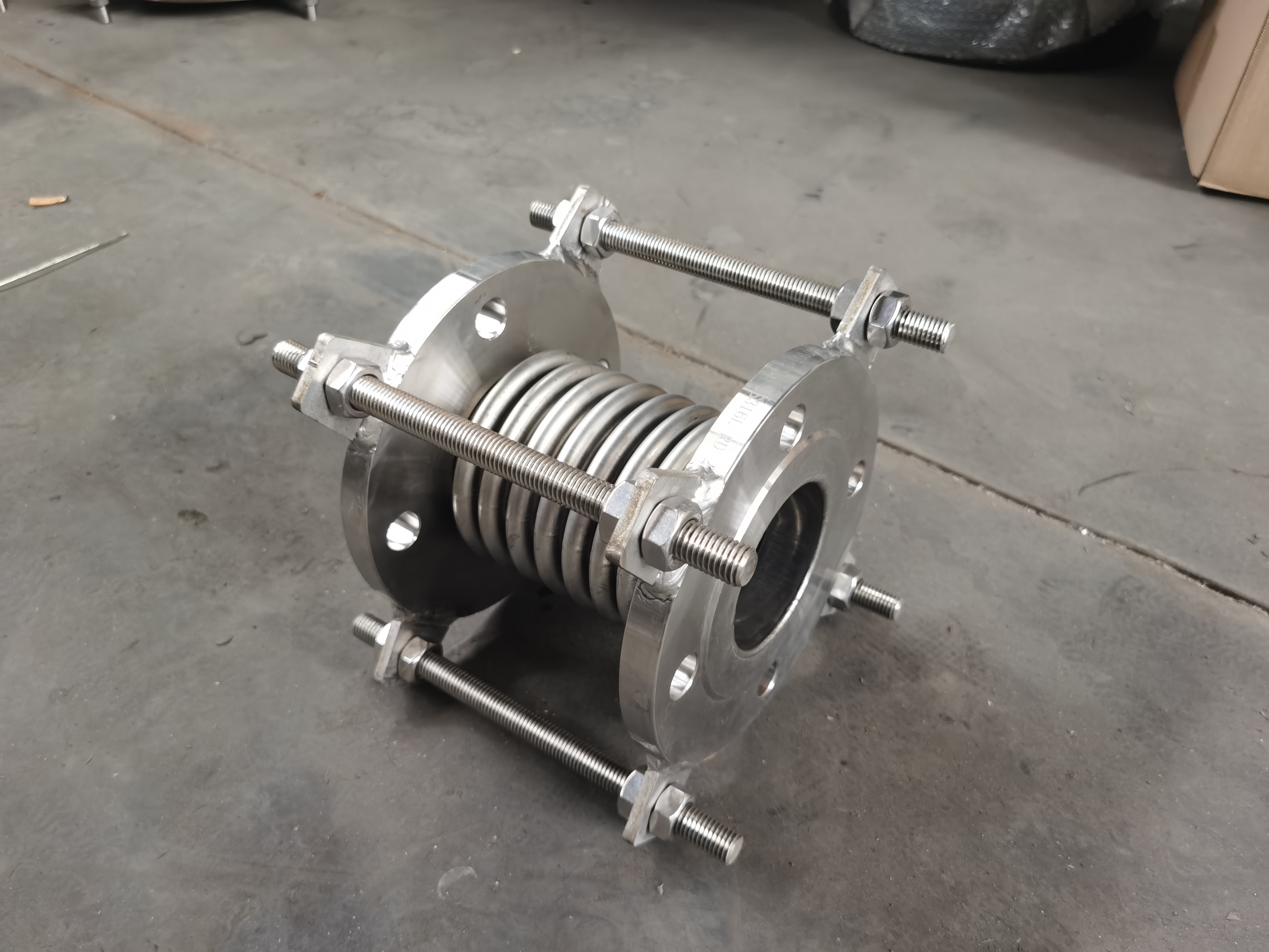 金属波纹补偿器使用寿命