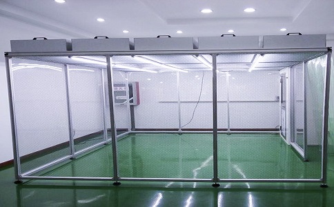 那么亲们是否发现,越来越多的工厂车间的车间洁净棚选用了铝型材框架