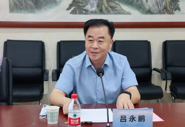 西安市红会医院首席专家,脊柱病医院院长郝定均荣获第六届全国杰出