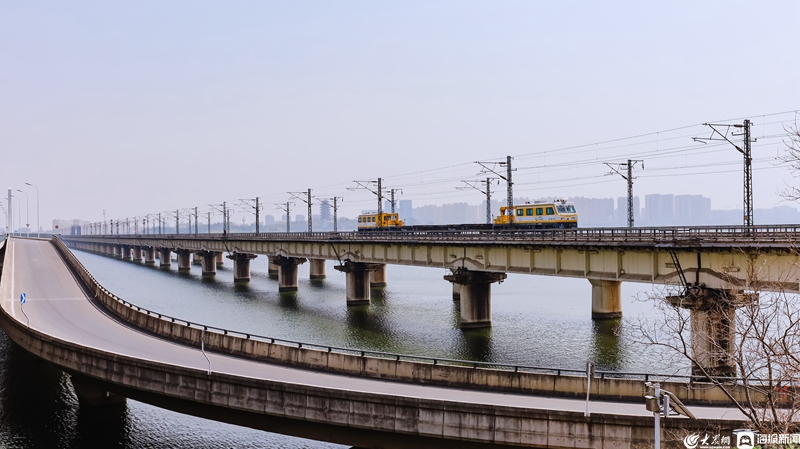 看臨沂|94臨沂陶然路沂河鐵路大橋:水天交接處 火車徐來