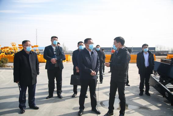 市领导调研督导经济运行,项目建设和疫情防控工作