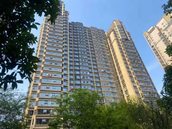 340个充电桩铺到家,这个小区的居民们再也不需要"楼道充电"