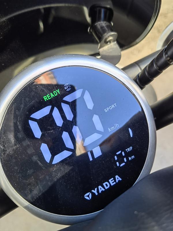 雅迪dq6电动车原本是显示剩余电量的