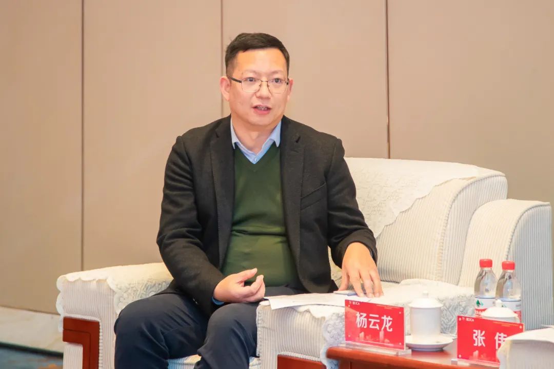 杨云龙介绍了京创及优力科瑞半导体的发展情况.