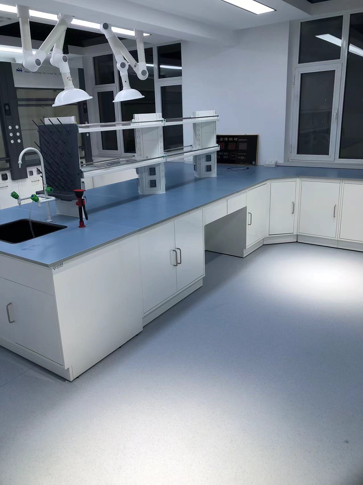 高端通风柜实验台