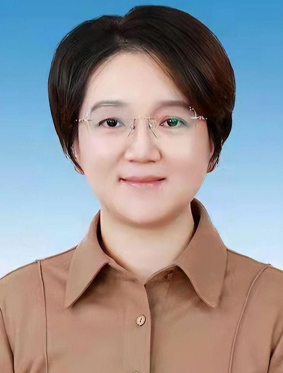 张金梅,日照市副市长. 赵海燕,日照市东港区副区长(挂职).