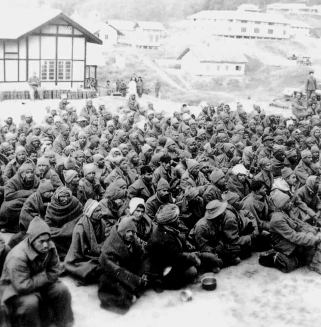 老照片展现1962年中印边境反击战西山口邦迪拉战役场景