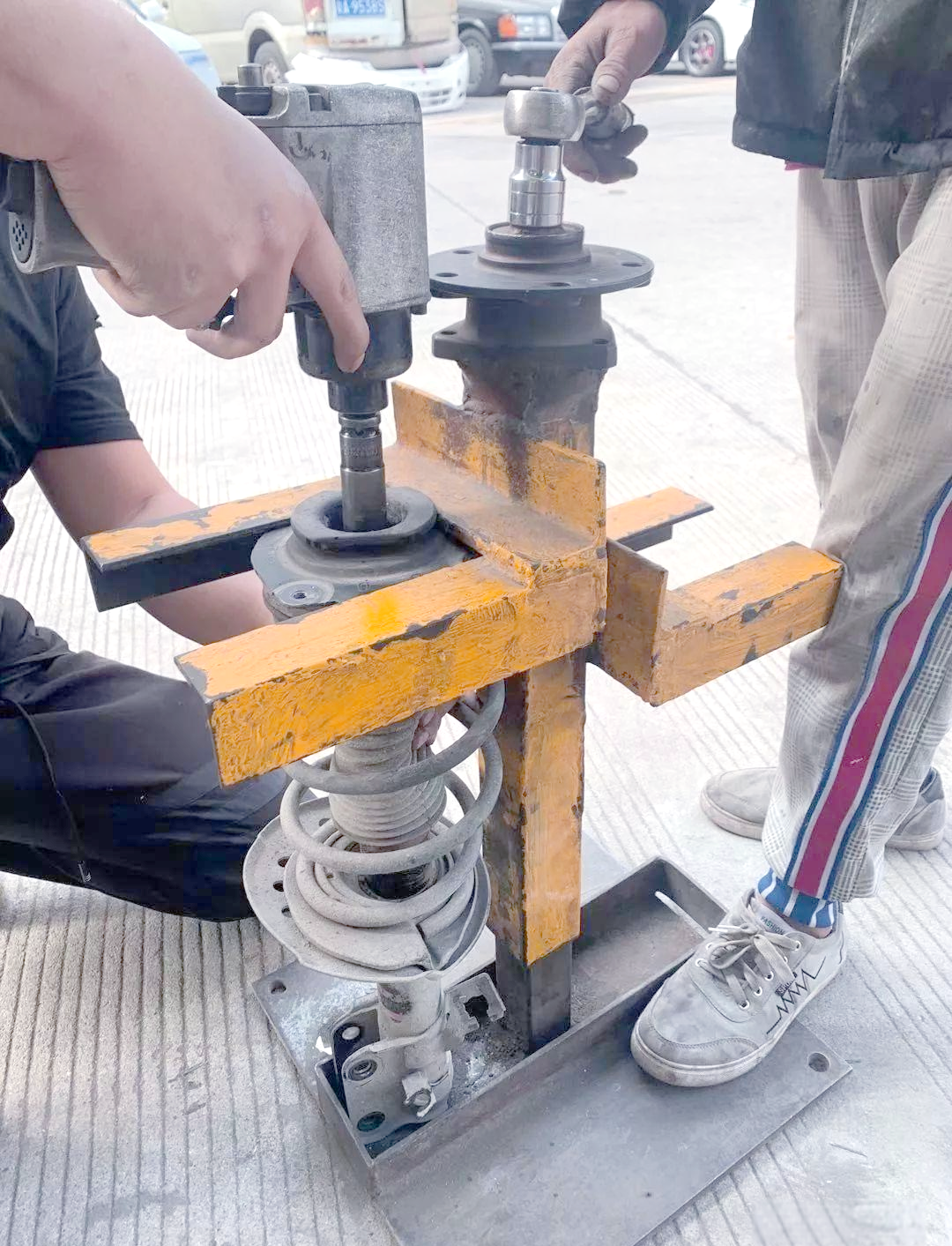 如何轻松安装短弹簧,广州车友必看