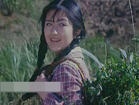 谢娜自曝年轻时酷似巩俐周迅,粉丝晒出早年照,对不起!