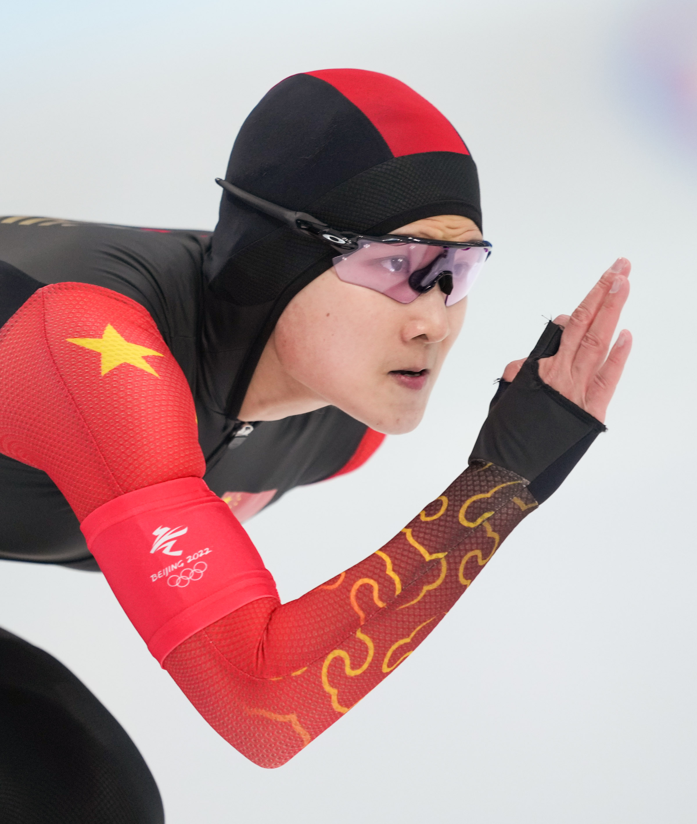 李奇时殷琦金京珠分列速滑女子1000米第14第15第22位