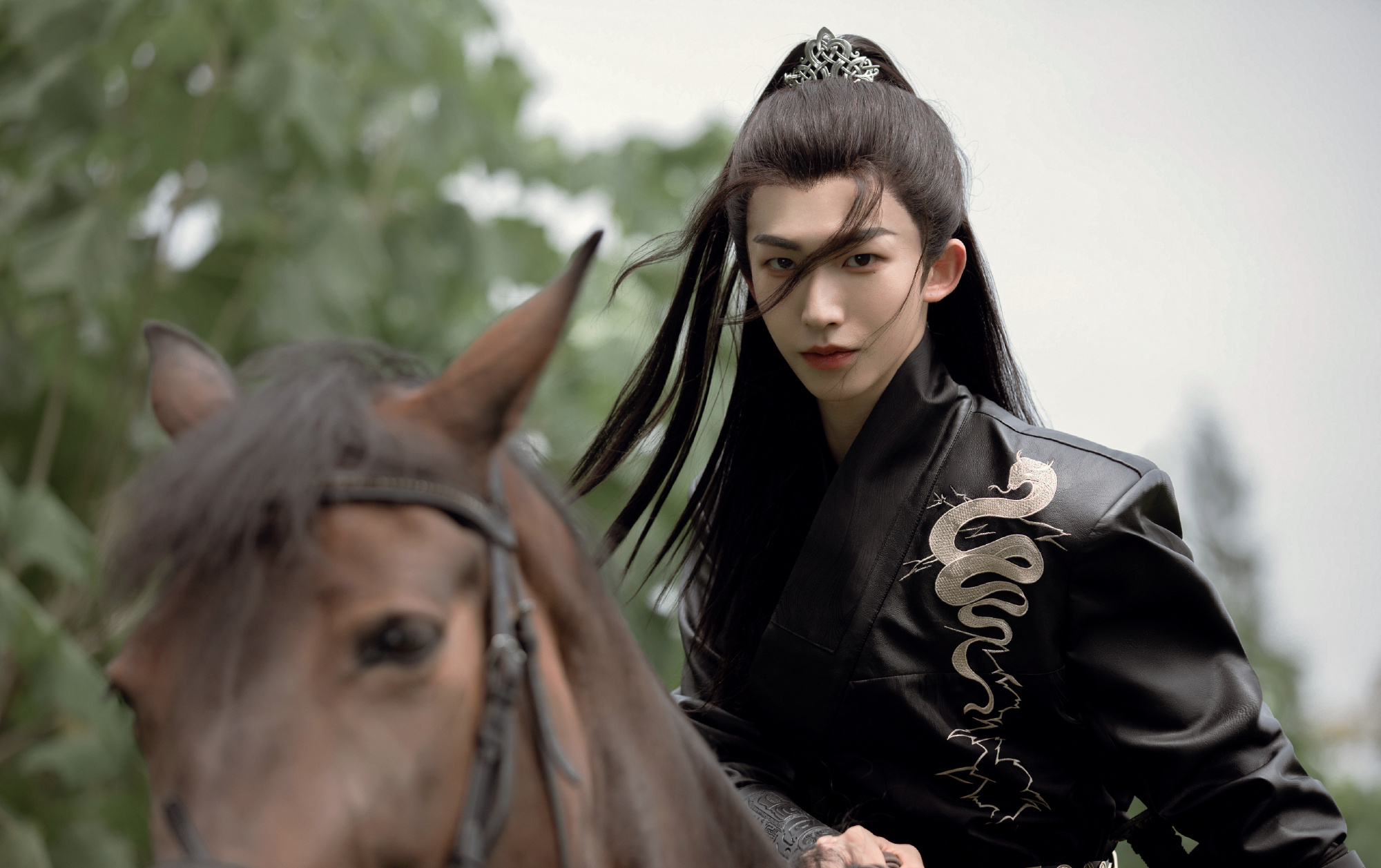 武侠小说男主有脸了!刘宇穿汉服像是意气风发的少侠,太飒了