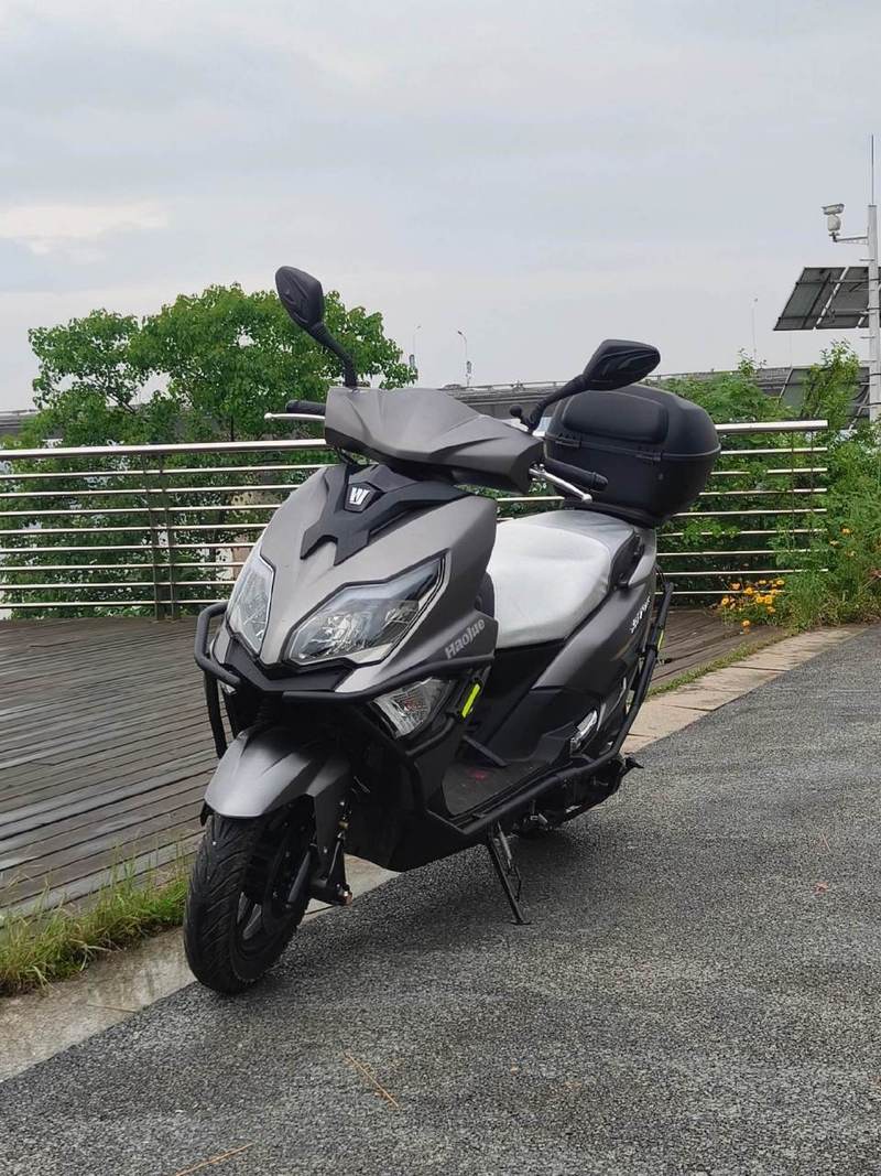 豪爵最省油踏板摩托车