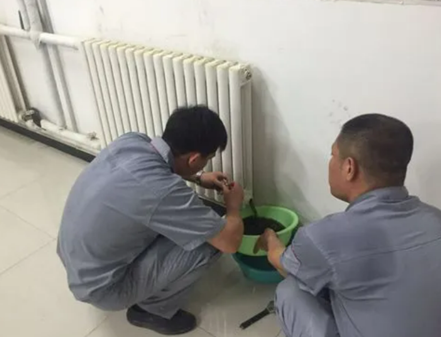 暖气片温度多少度达标?暖气片漏水了的修补方法?