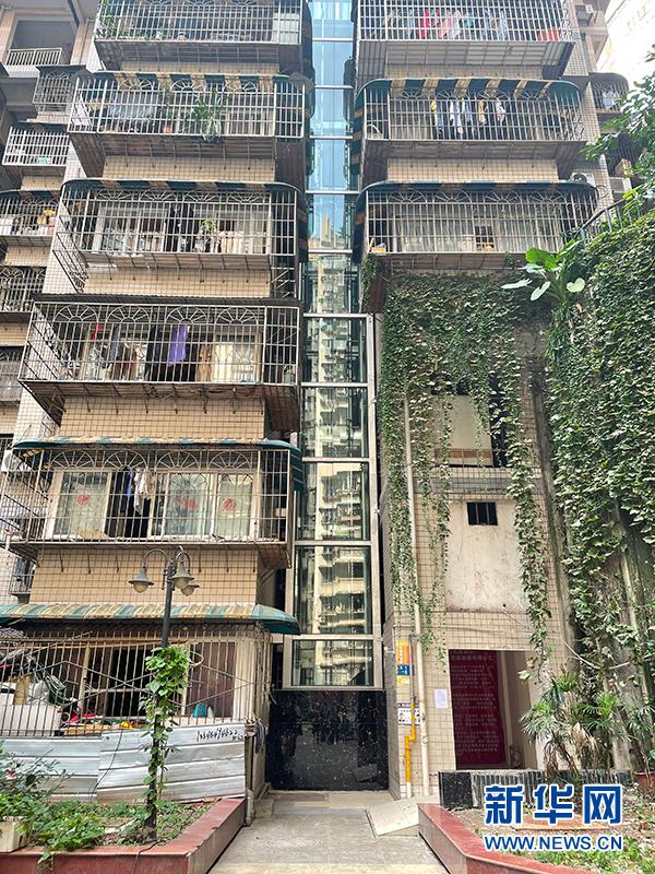 16层老旧楼房加装电梯解决居民上楼难