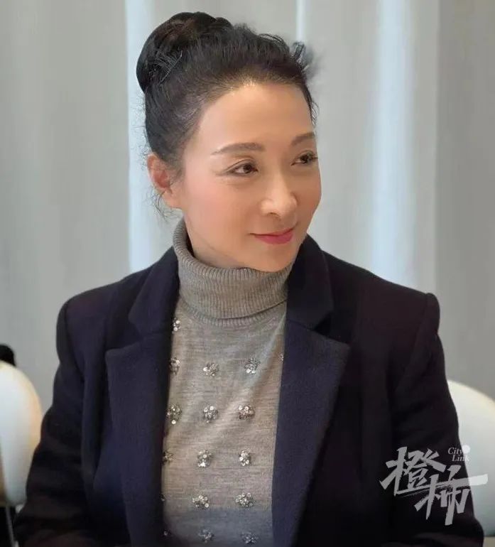 温州"bp机姐姐"之后,杭州四季青老板娘意外走红,有人认识她吗?