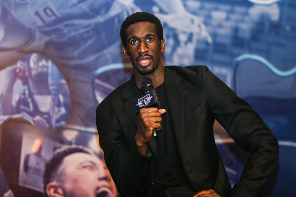 人物|前首钢外援尤度加盟nba老鹰队教练组 生活中酷爱读书