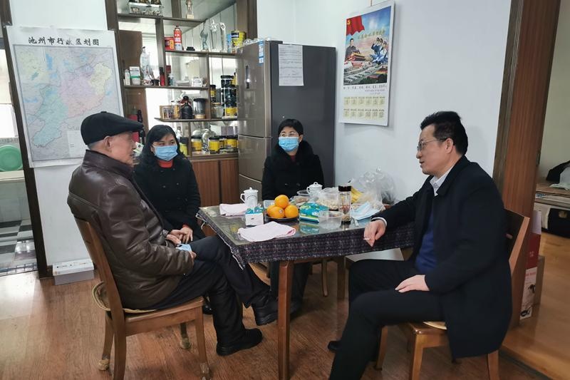 市卫生健康委刘保权走访慰问退休老干部