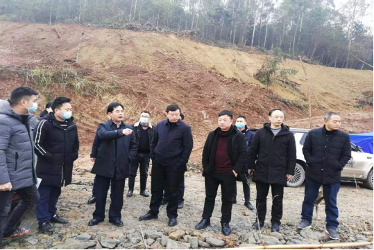 尹黎明副市长调研生猪产业化项目和疫情防控工作