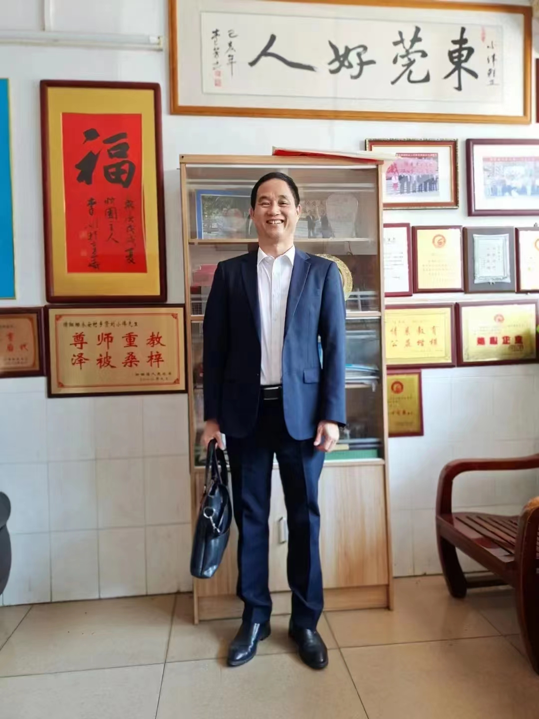 与"东莞好人"刘小伟医生相遇,云果光明小屋继续布道眼健康事业