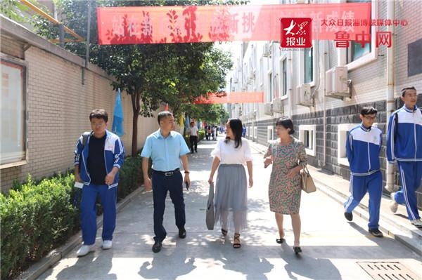 淄博民进教育委员会调研组赴淄博黉门中学考察调研
