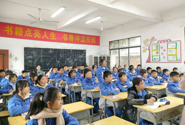 赣州市水西中学开展第五届"诚教杯"优质课教学大赛暨党员教师教学展示