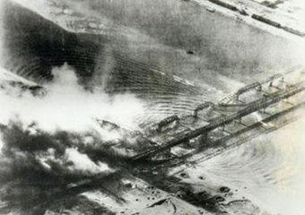 水门桥图片炸毁图片