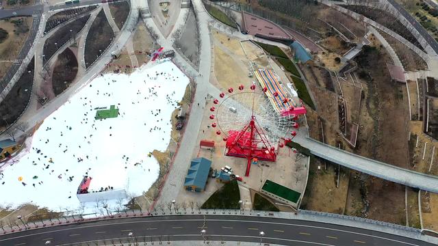 青岛世博园滑雪场图片