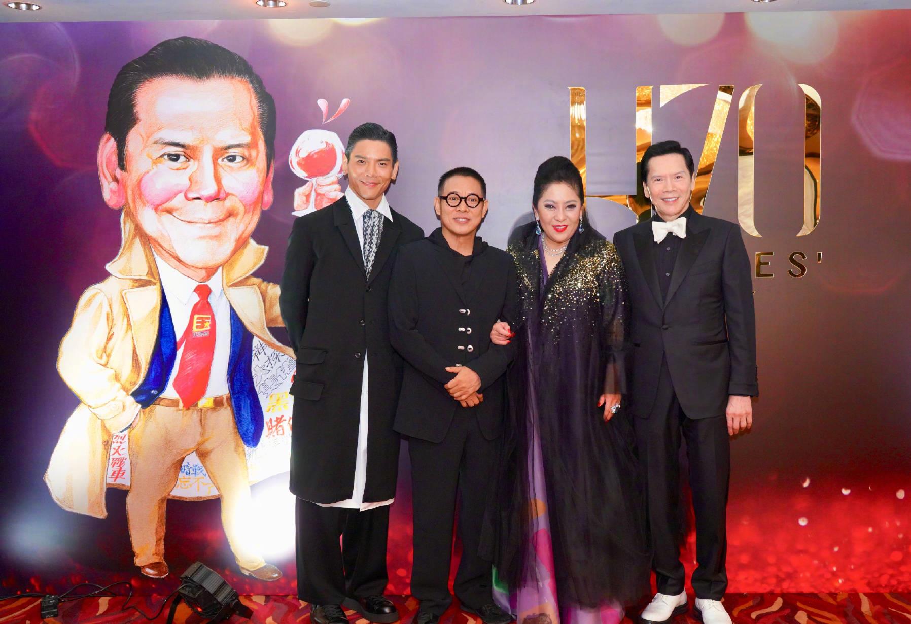 李连杰与向佐一家开心聚会,染黄发戴大花超时尚,健康状况极佳