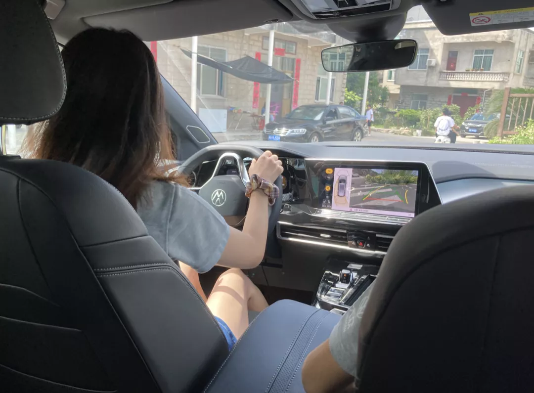 新手女司机提问:限速60的路上