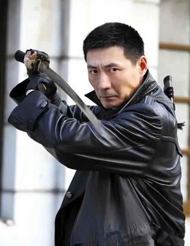 《虎胆神鹰》:谍海英雄传奇,国宝守护