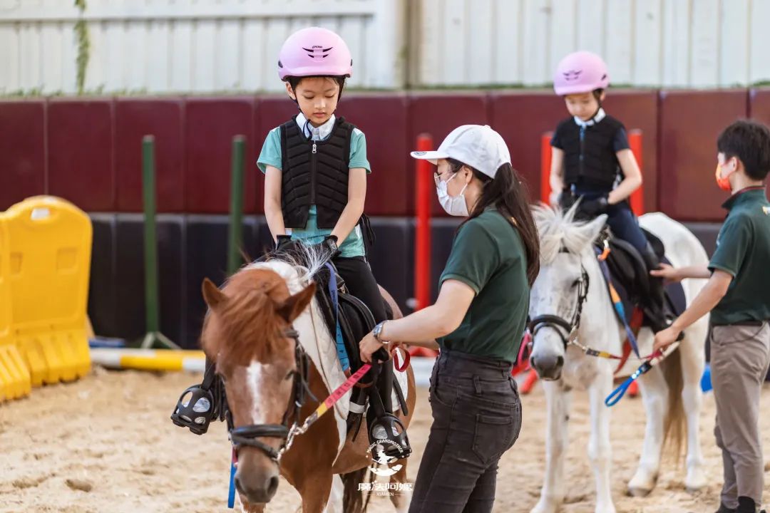 岛内这家"室内乐园"竟可以骑马!