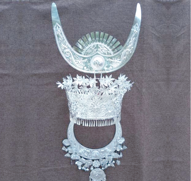 苗族头饰:传承千年的银饰工艺